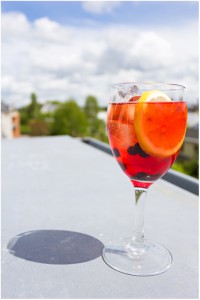 Ice tea with lemon and blueberries