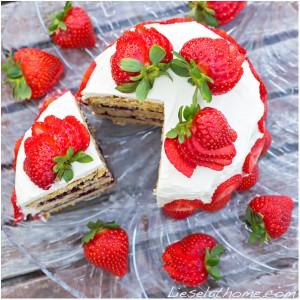 strawberry fancy cake